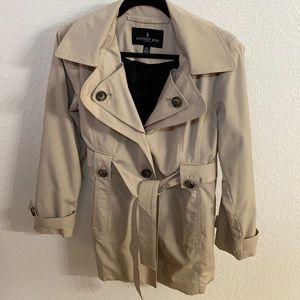 Tan London Fog rain coat. Removable hood. Like new. PM